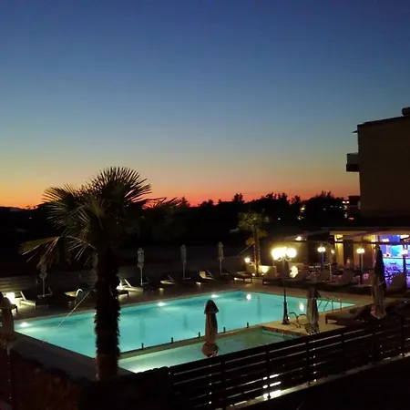 公寓式酒店 Asteras Paralía