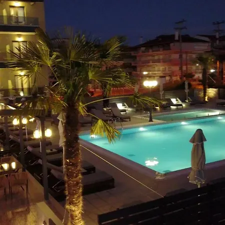 Asteras 公寓式酒店 Paralía