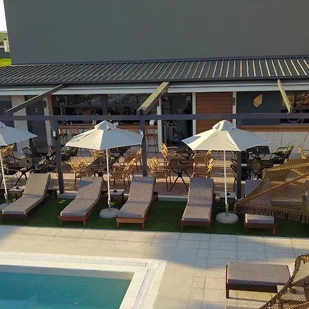 Asteras 公寓式酒店 Paralía